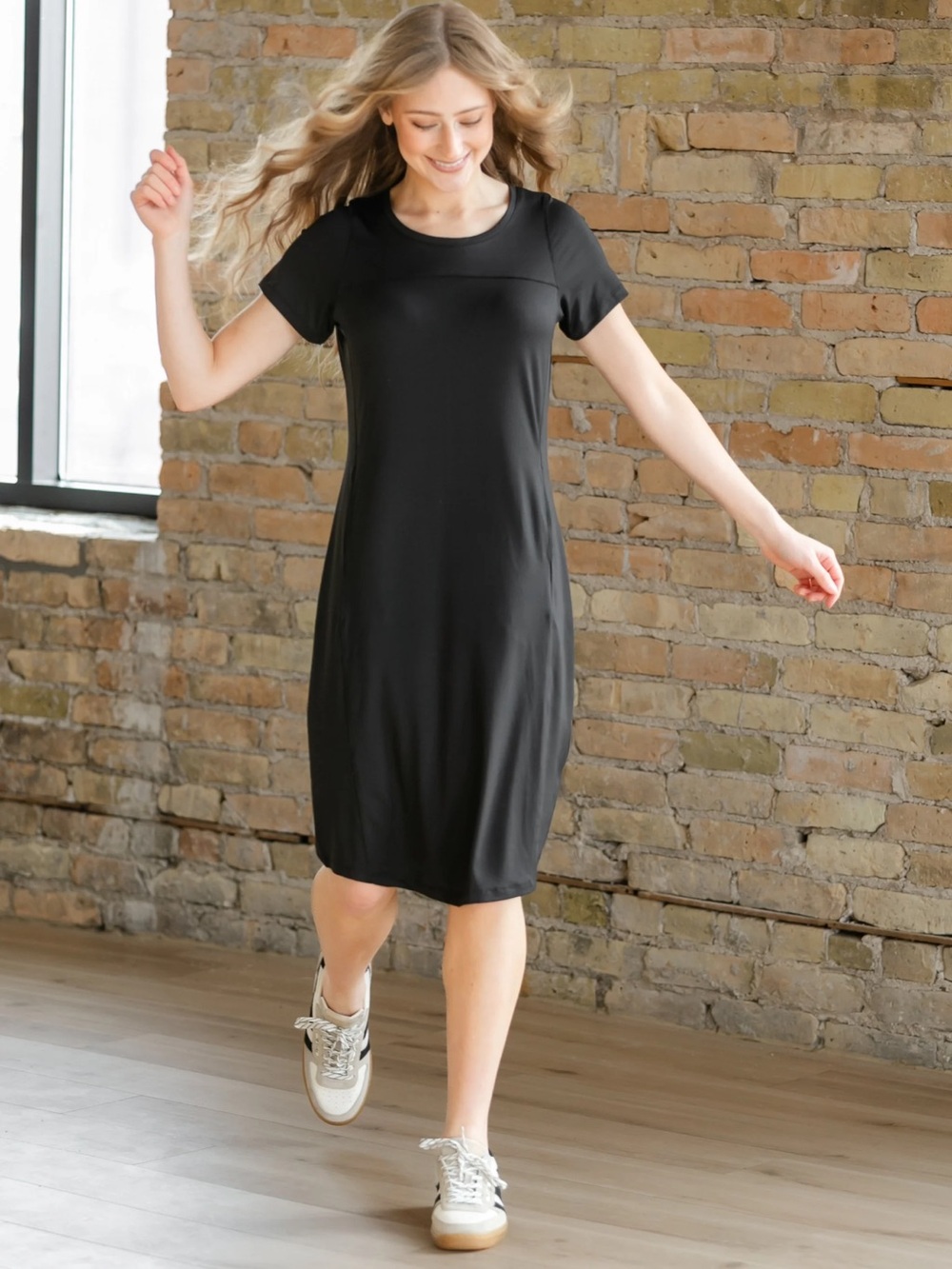 Women's Black Short Sleeve Midi Dress - Everyday Comfort